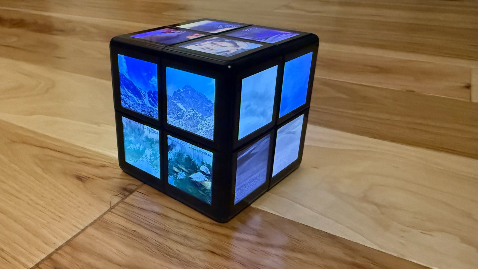 Rubik's WOWCube