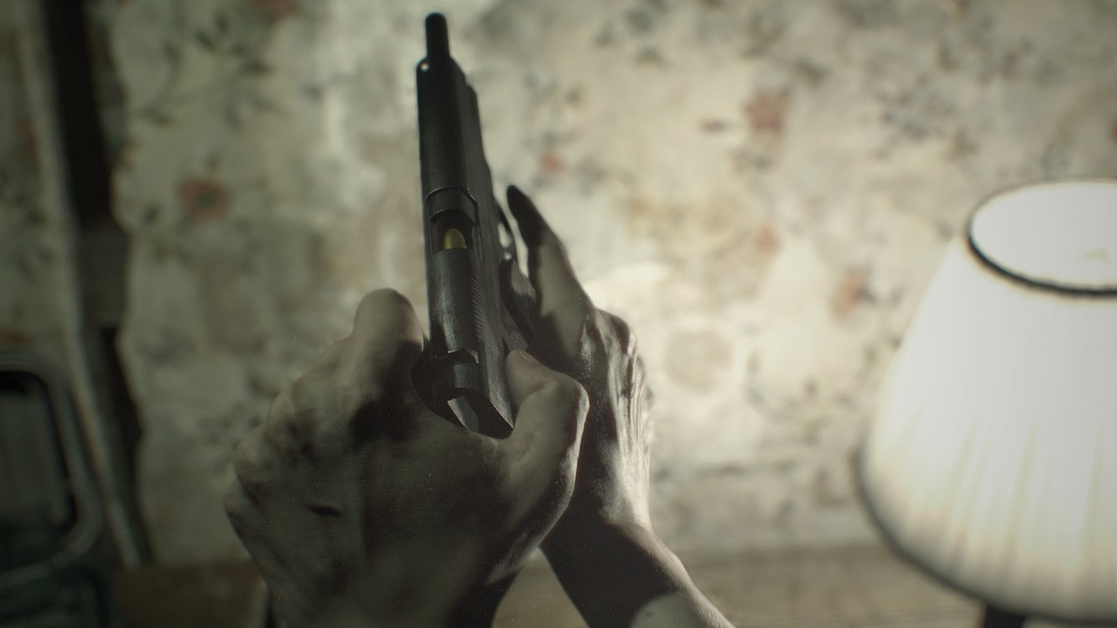 Resident Evil 7 Seeing The Pistol.