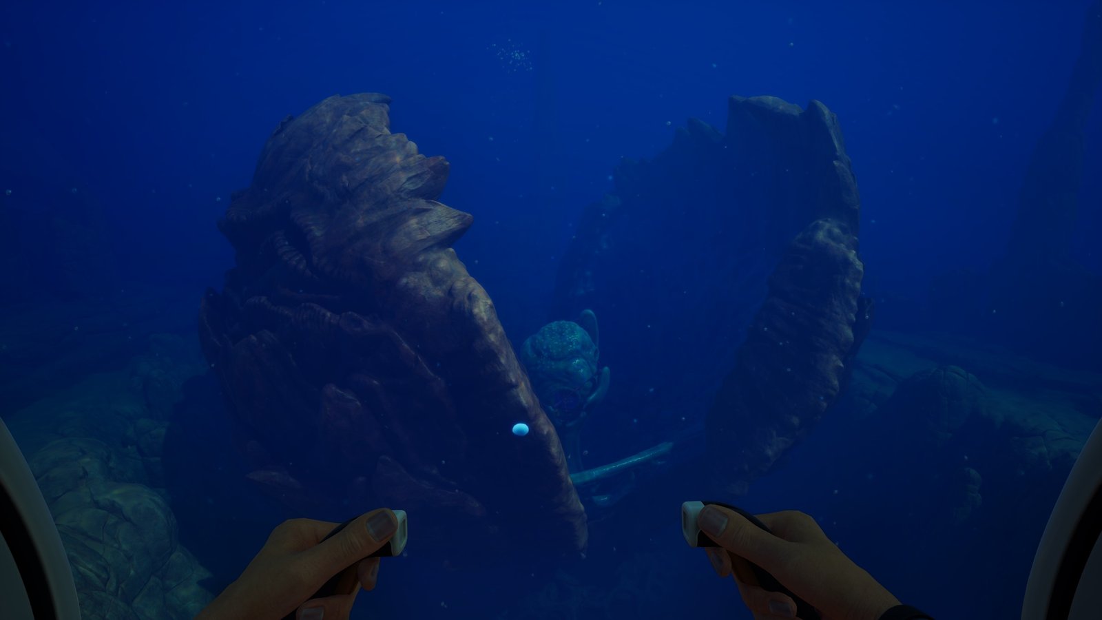 I huge clam sits at the bottom of the ocean in Subnautica 2